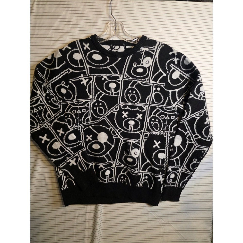 1330 Reason clothing Blk and Wht Graphic Bear Comic Knit Sweater Crewneck